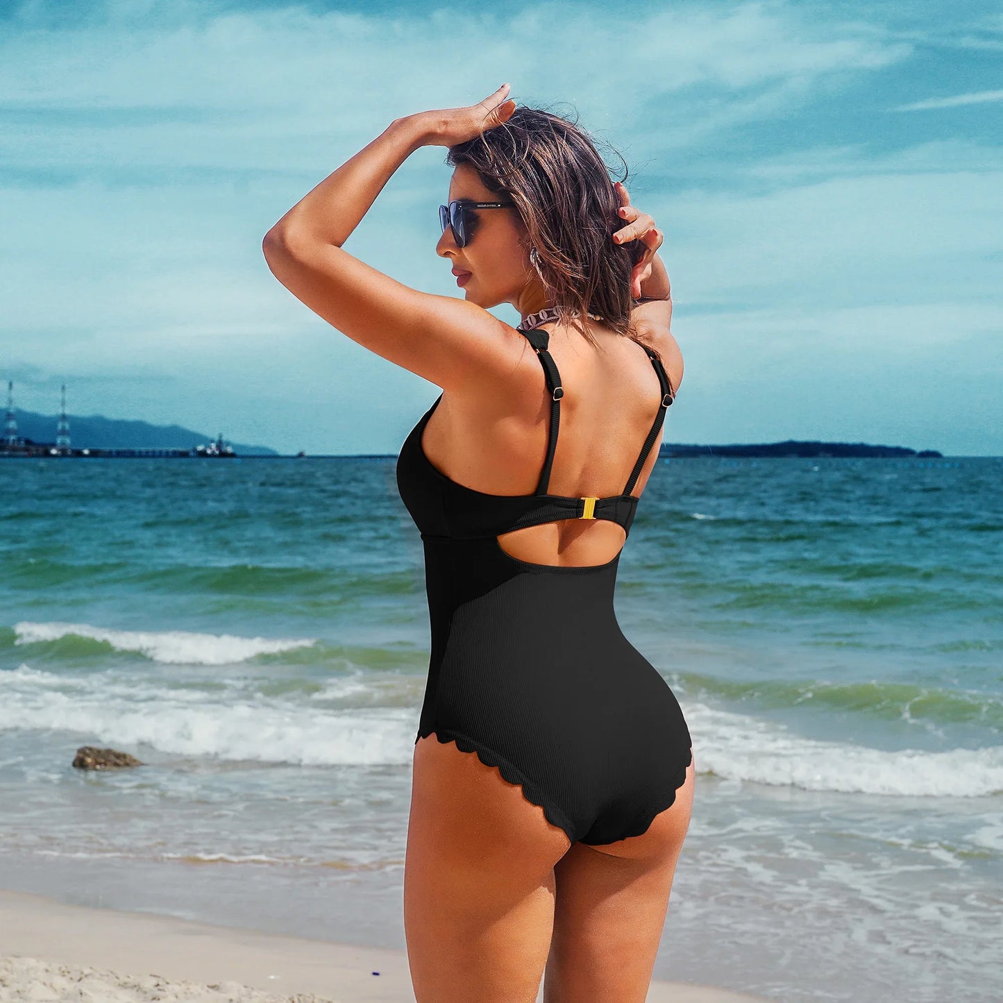 Cherna | Damen-Badeanzug mit sexy U-Ausschnitt